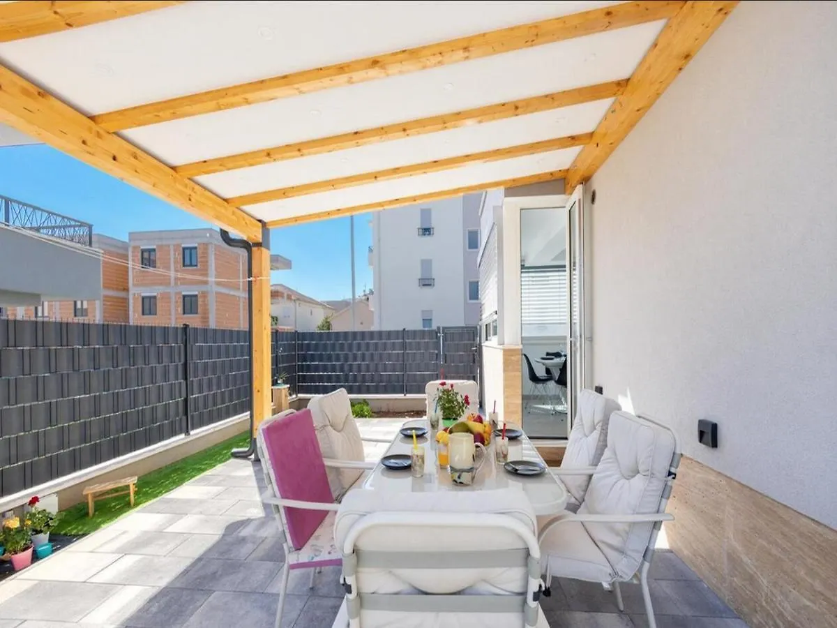 Apartment Krempy Trogir 0*,  Croatia